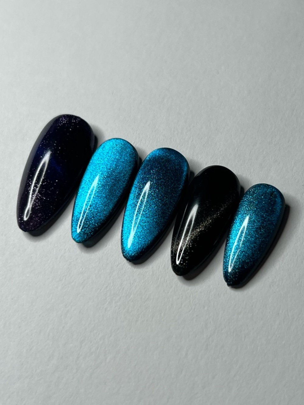 Shimmery Blue & Black Cat Eye Press-On Nails